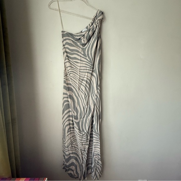 MISA Los Angeles Persephone Gray Abstract Zebra One Shoulder Maxi Dress S - Picture 5 of 9